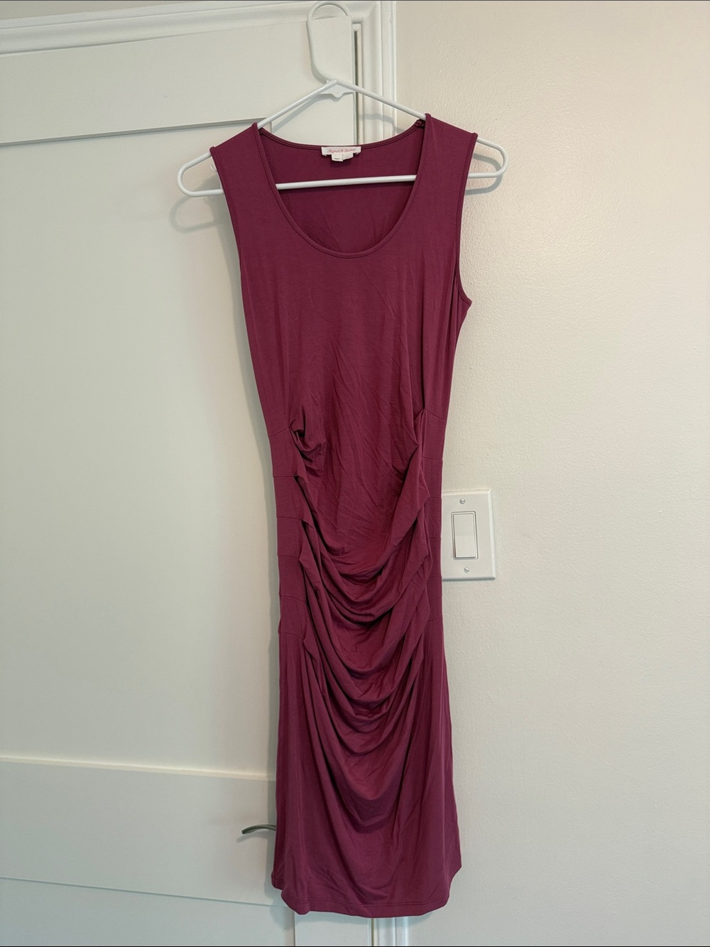 Ingrid & Isabel Sleeveless Ruched Midi Dress in Plum